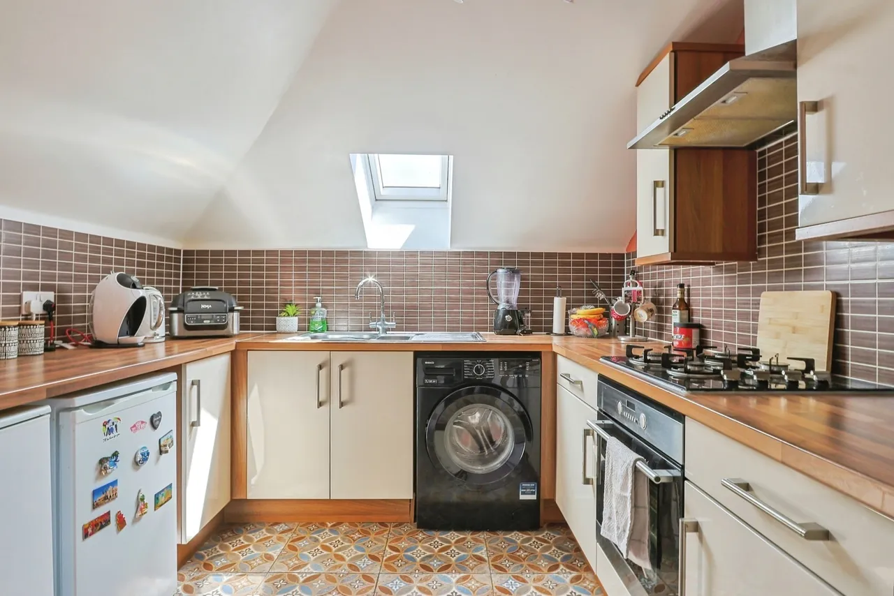 Avon Close, Bournemouth, BH8, photo 14