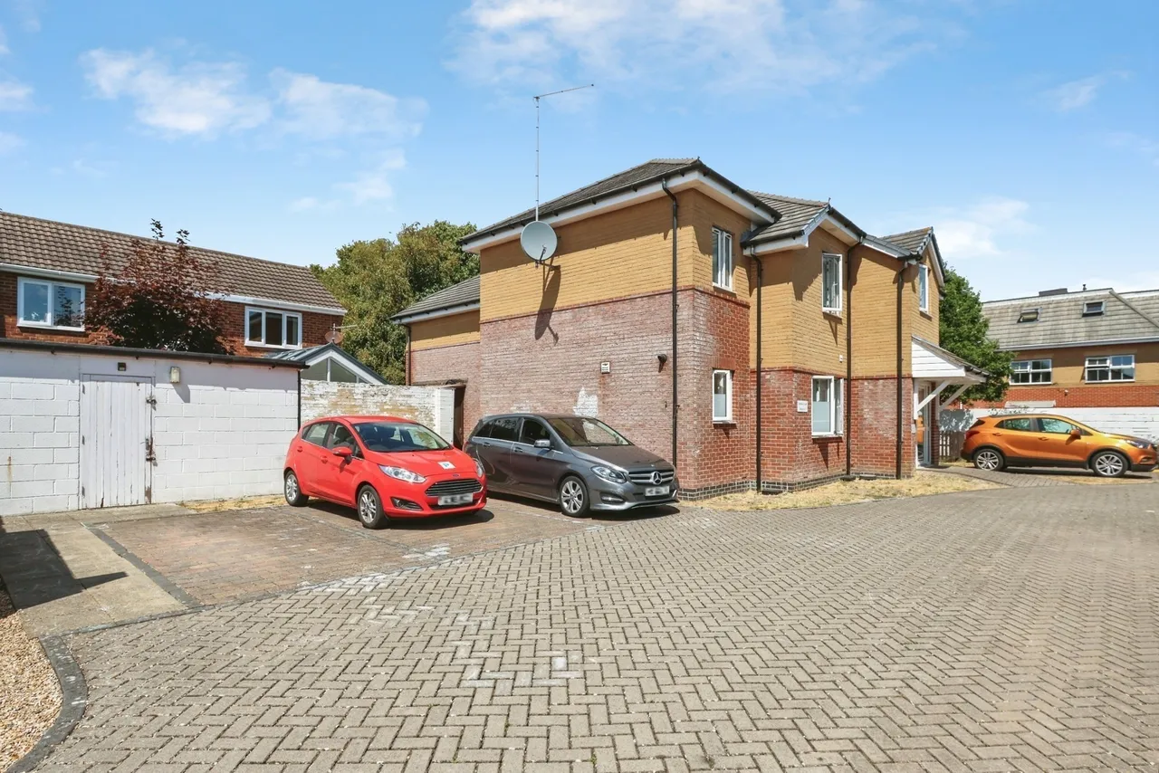 Avon Close, Bournemouth, BH8, photo 15