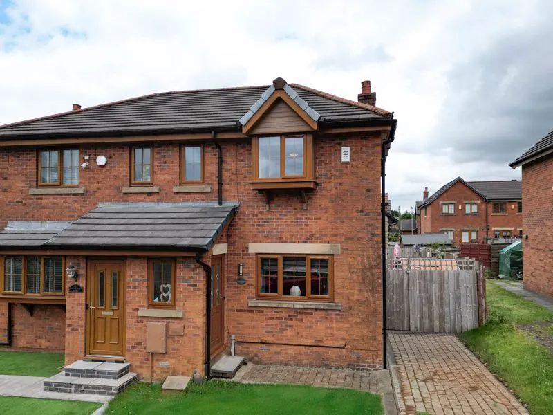 Blackthorn Mews, Rochdale OL12 6XR, photo 21