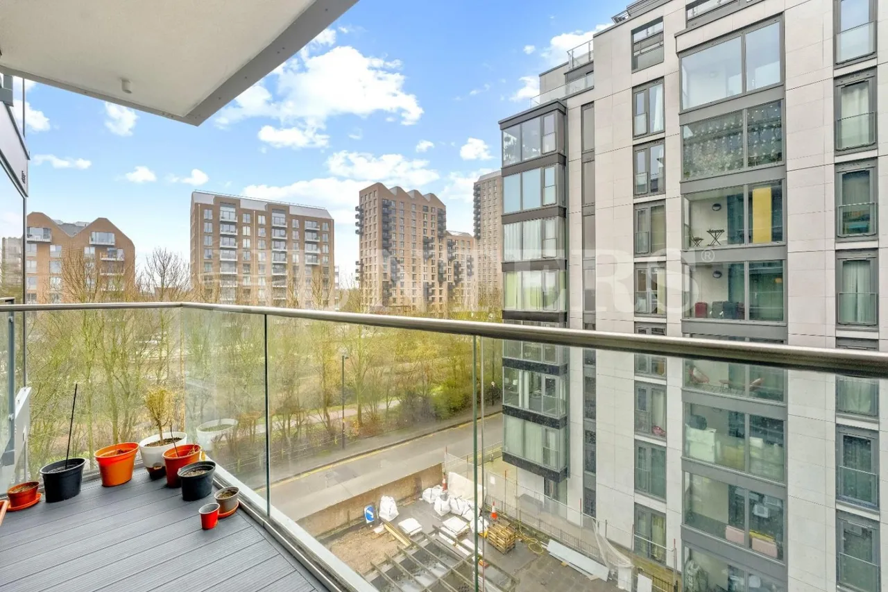 Waterside Way, N17, photo 2