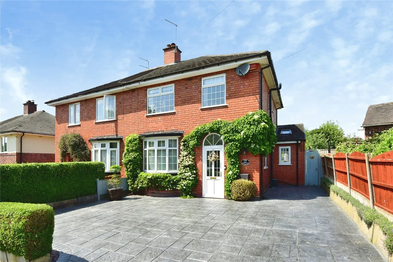 3 bed house for sale — The Avenue, STOKE-ON-TRENT, Staffordshire, ST4