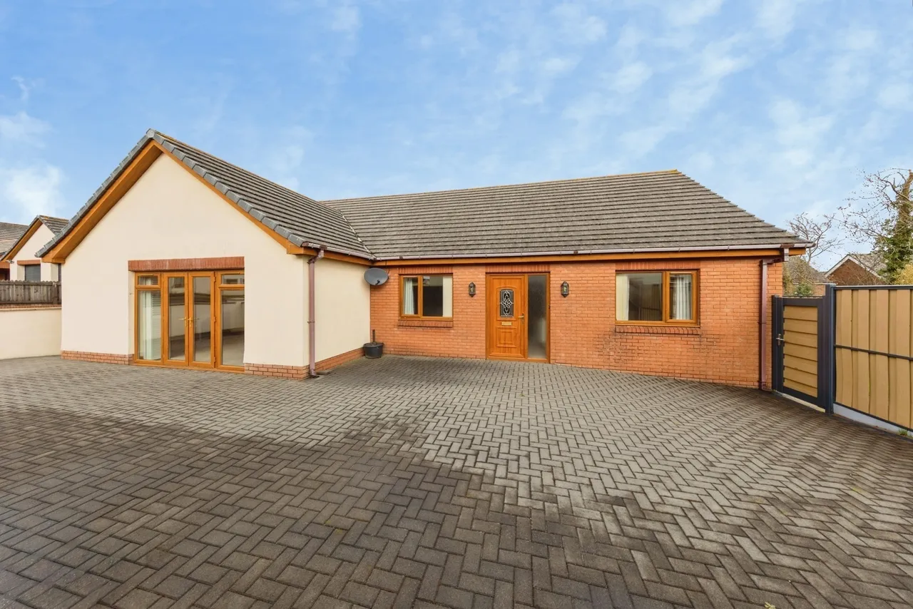 3 bed house for sale, Clos Nathaniel, St. Clears, SA33