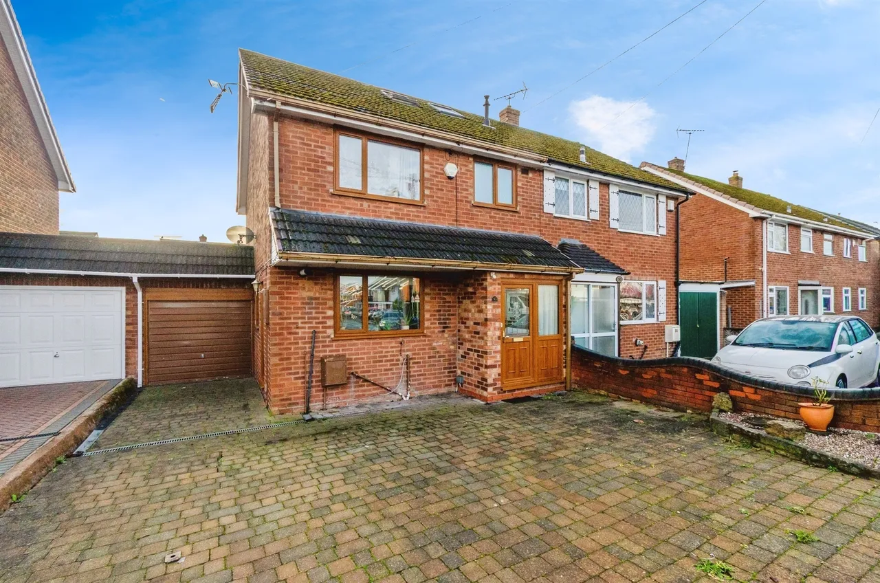 4 bed house for sale, Chapel Street, Norton Canes, WS11