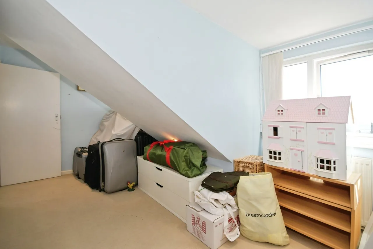 Bateman Close, New Whittington, S43, photo 16