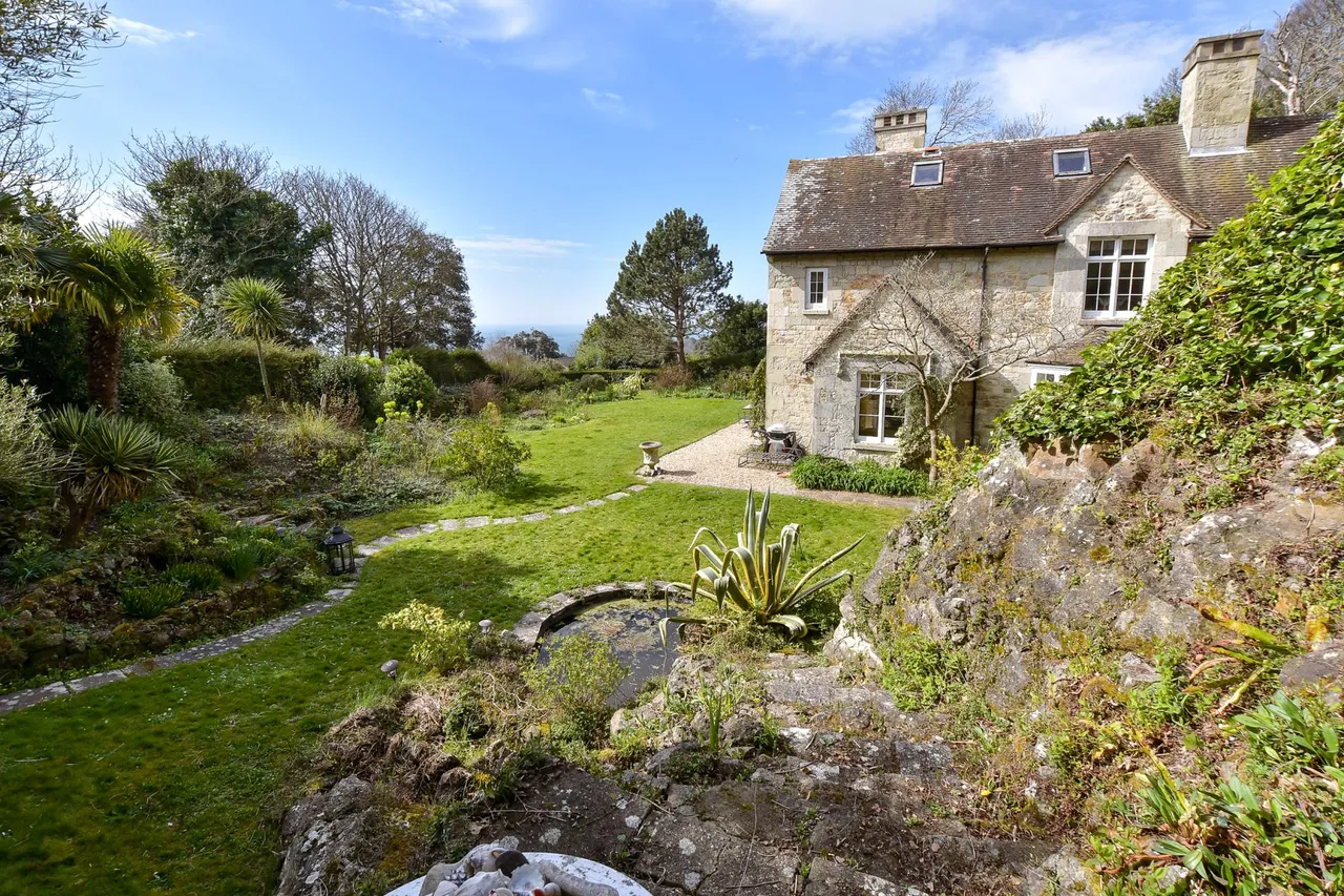 Bonchurch, PO38, photo 18