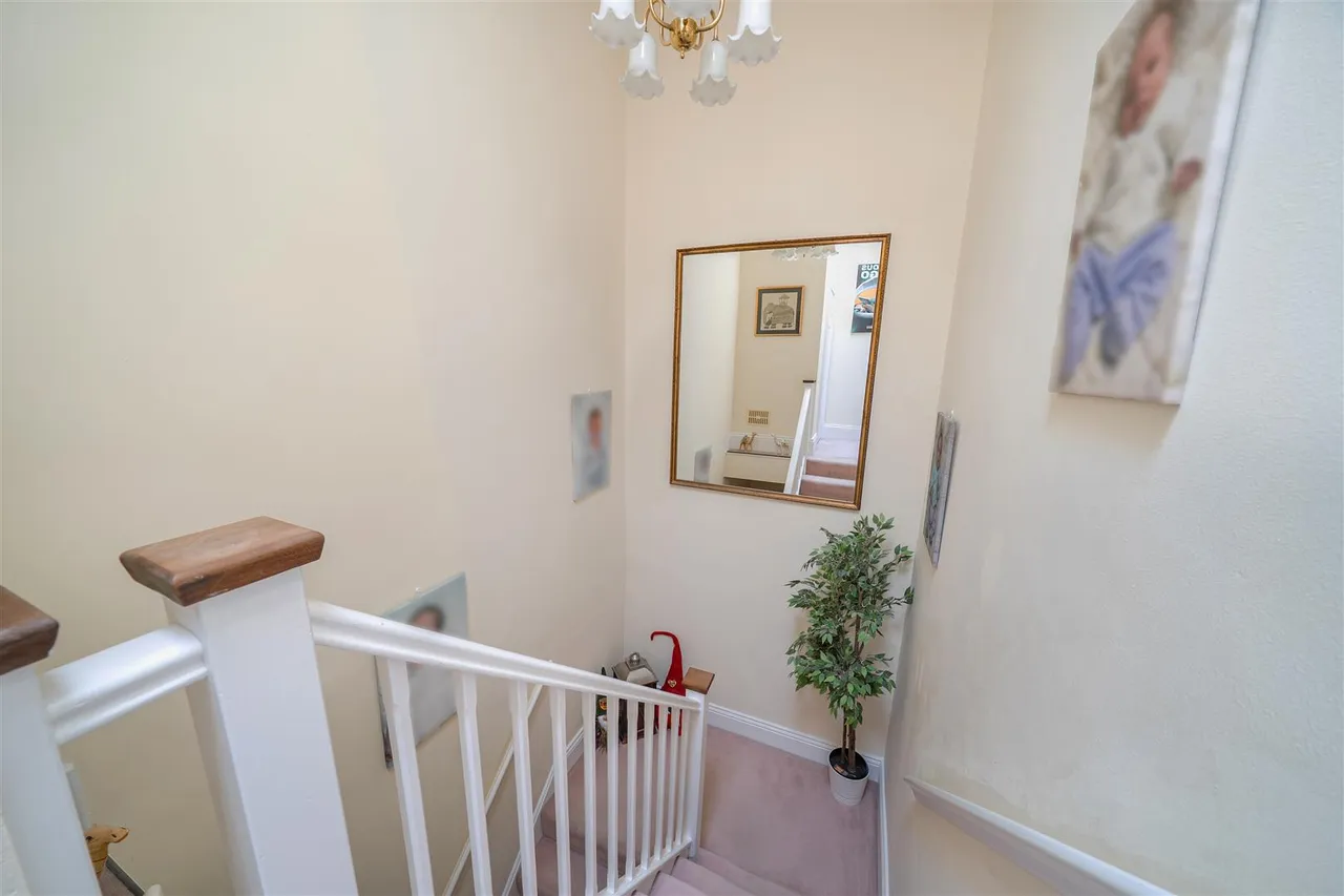 Derriads Lane, Chippenham, SN14, photo 8