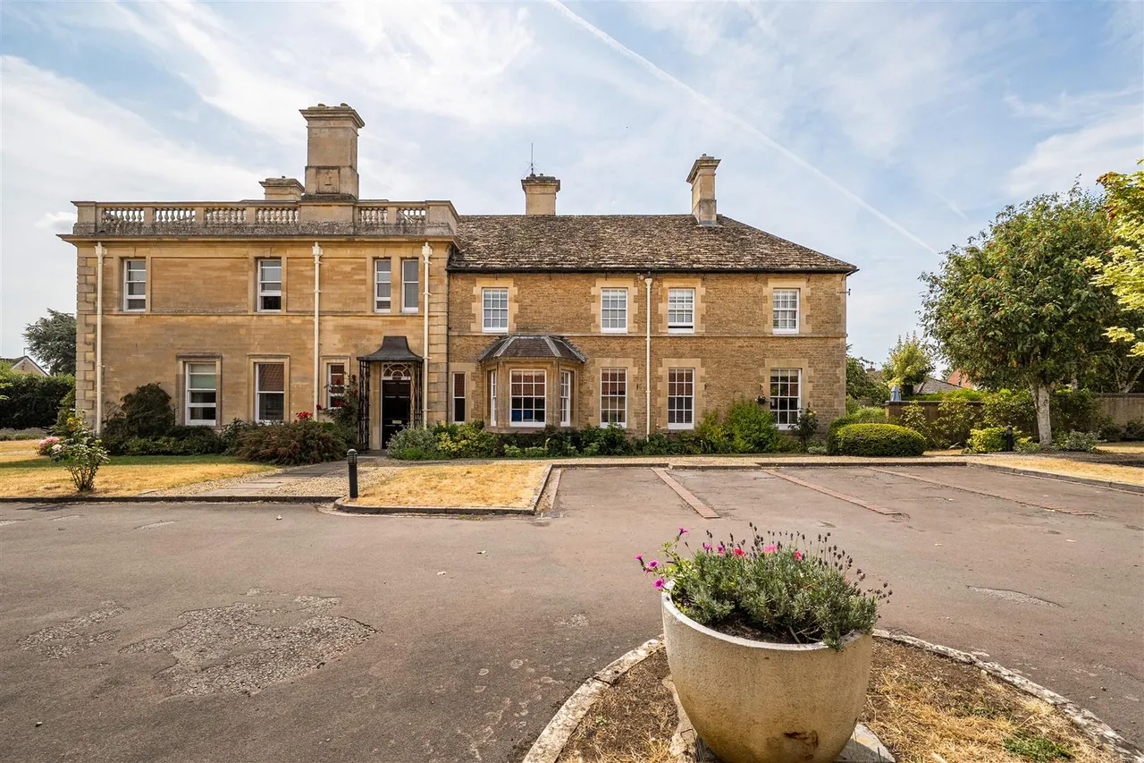 Derriads Lane, Chippenham, SN14, photo 20