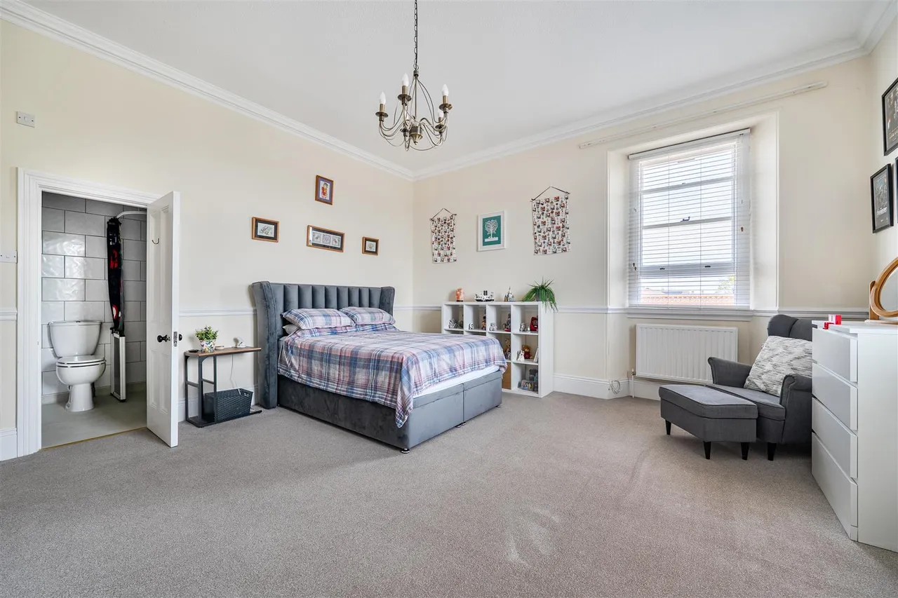Derriads Lane, Chippenham, SN14, photo 10
