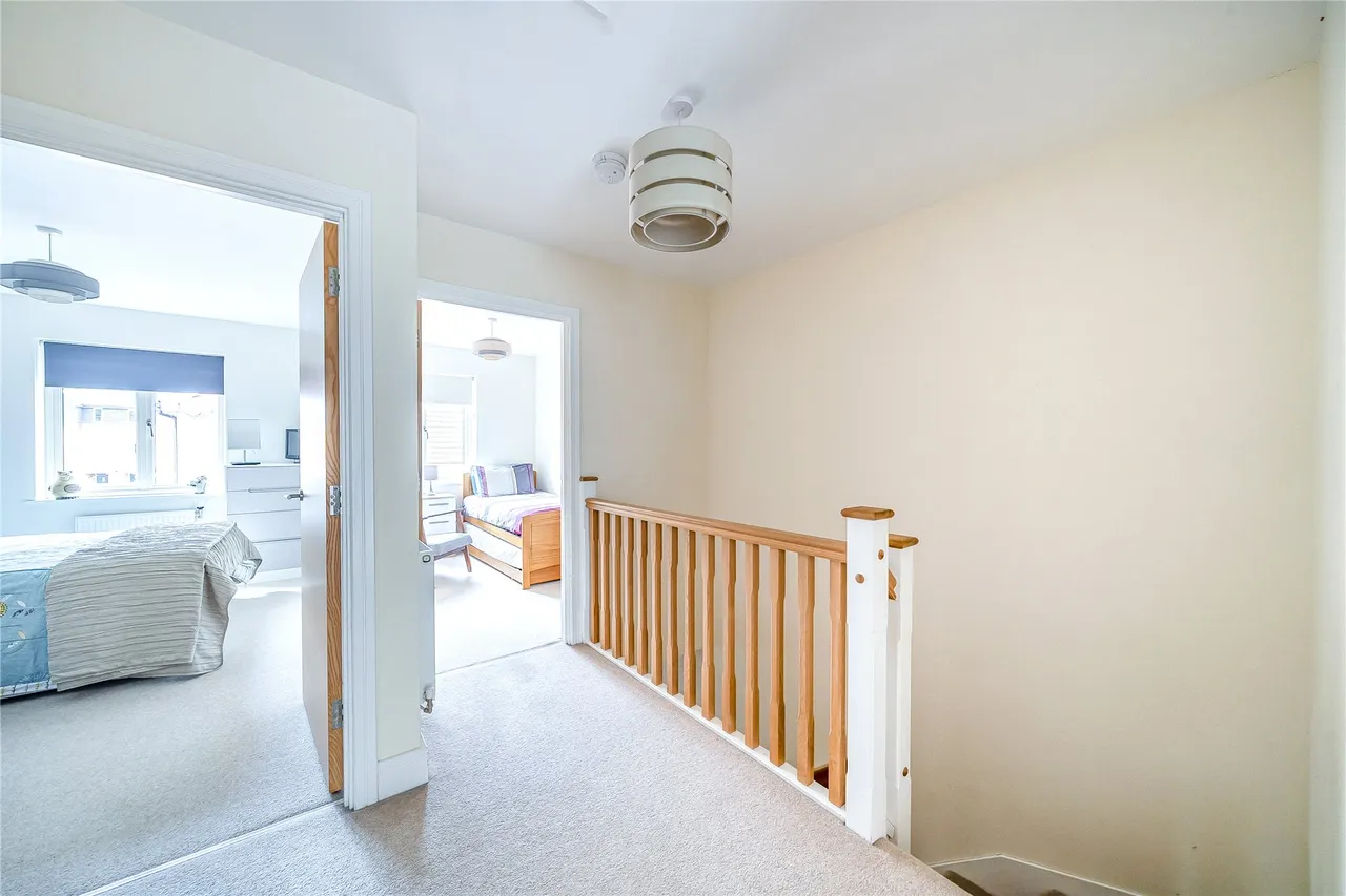 White Hart Close, Ripley, GU23, photo 14