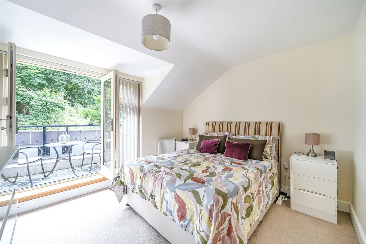 White Hart Close, Ripley, GU23, photo 8