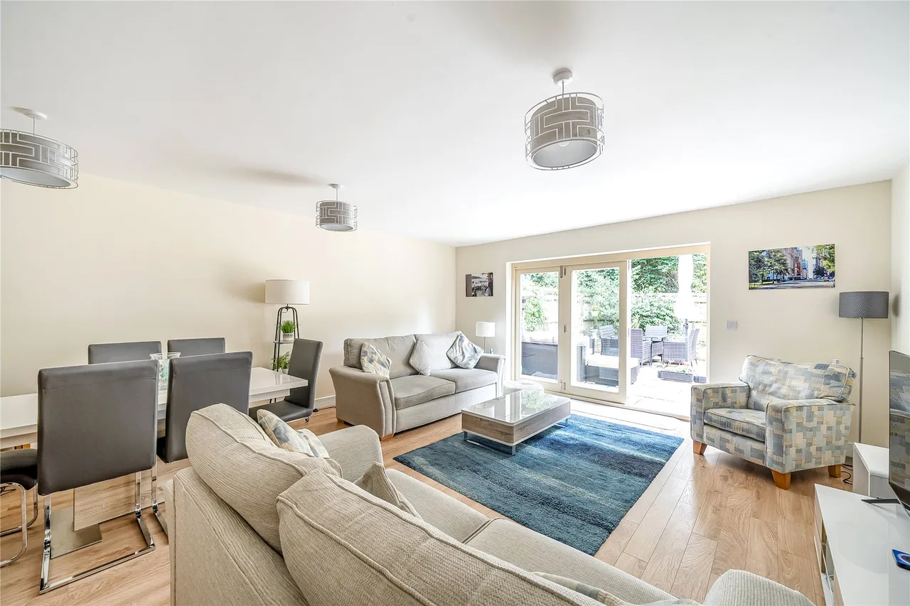 White Hart Close, Ripley, GU23, photo 5