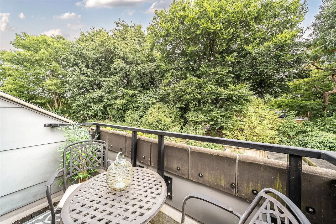 White Hart Close, Ripley, GU23, photo 9