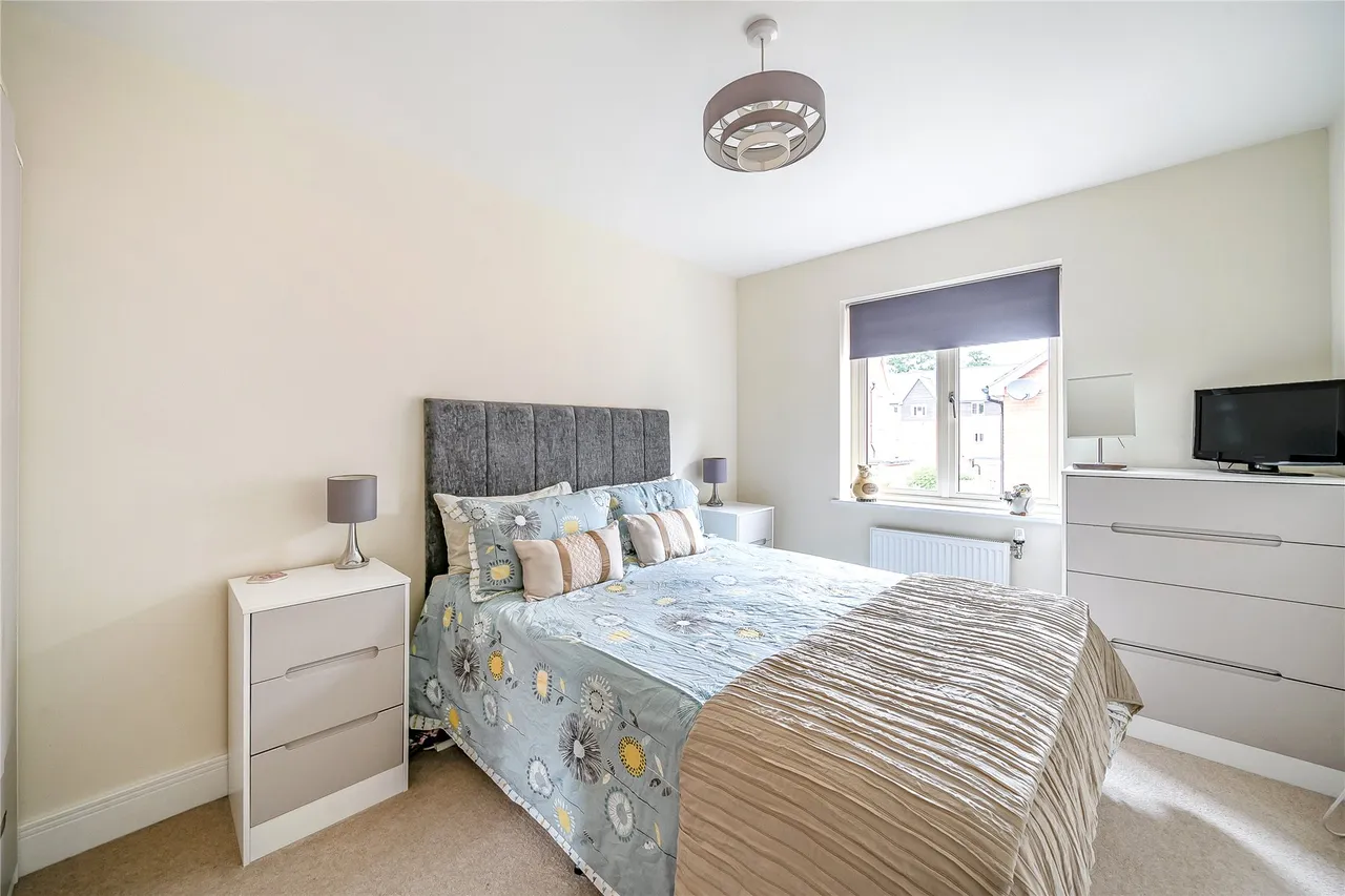 White Hart Close, Ripley, GU23, photo 11