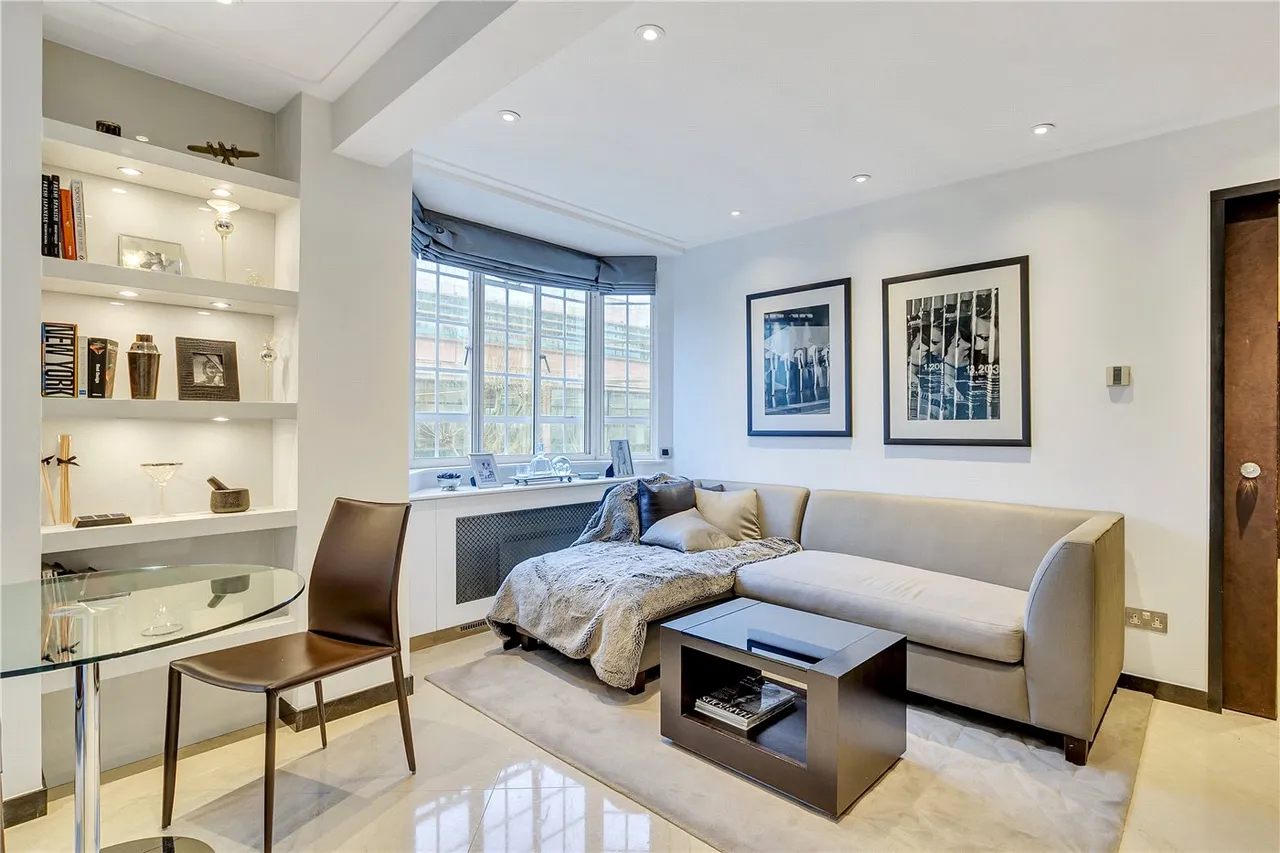 Chelsea Cloisters, Sloane Avenue, Chelsea, London, SW3, photo 4