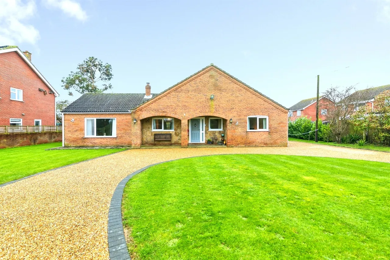 4 bed house for sale — Green Lane, Kessingland, Lowestoft