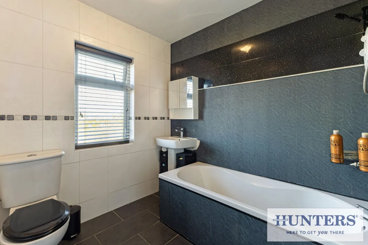 Westfield Avenue, Yeadon, LS19, photo 12