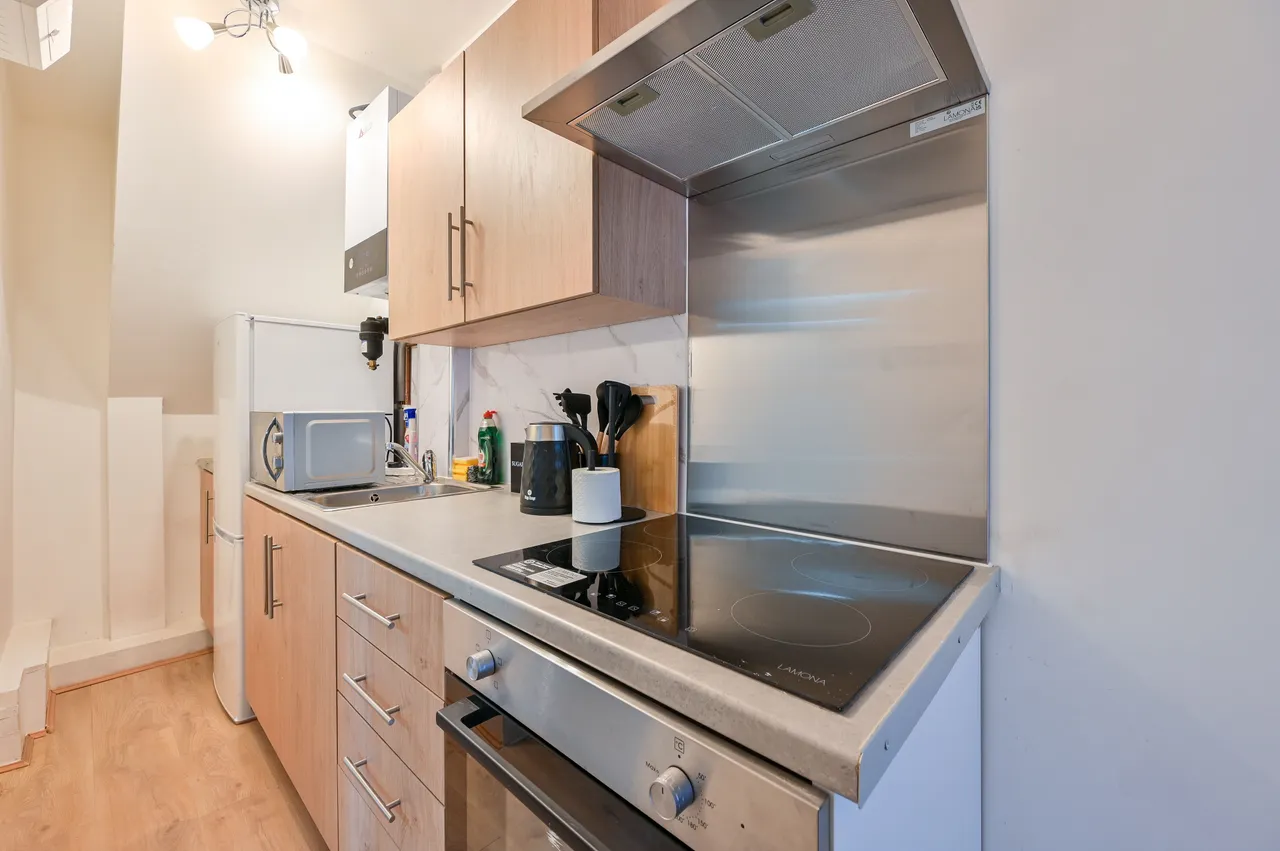 Flat A, 67 Lant Street, London, photo 5