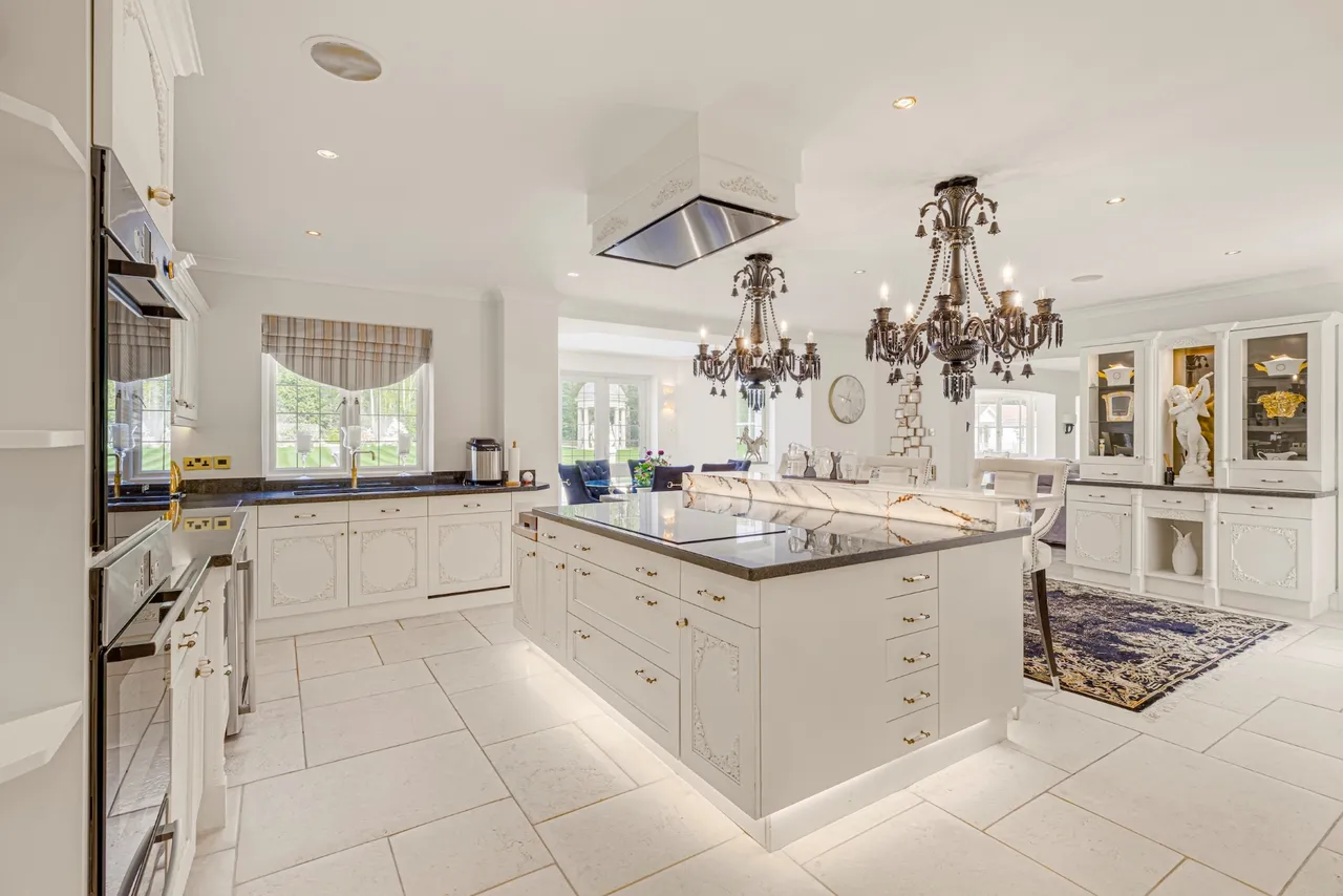 Shai Mansion, Byfleet Road, Cobham, Surrey, photo 7