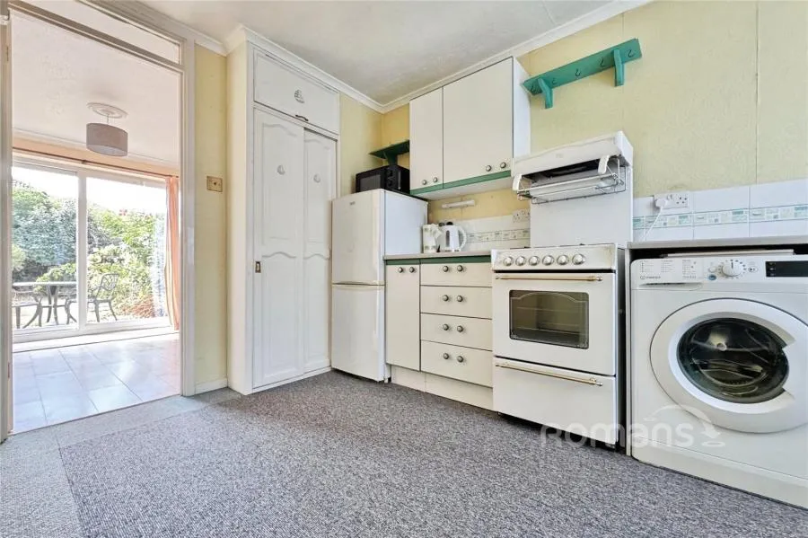 May Close, Owlsmoor, GU47, photo 6