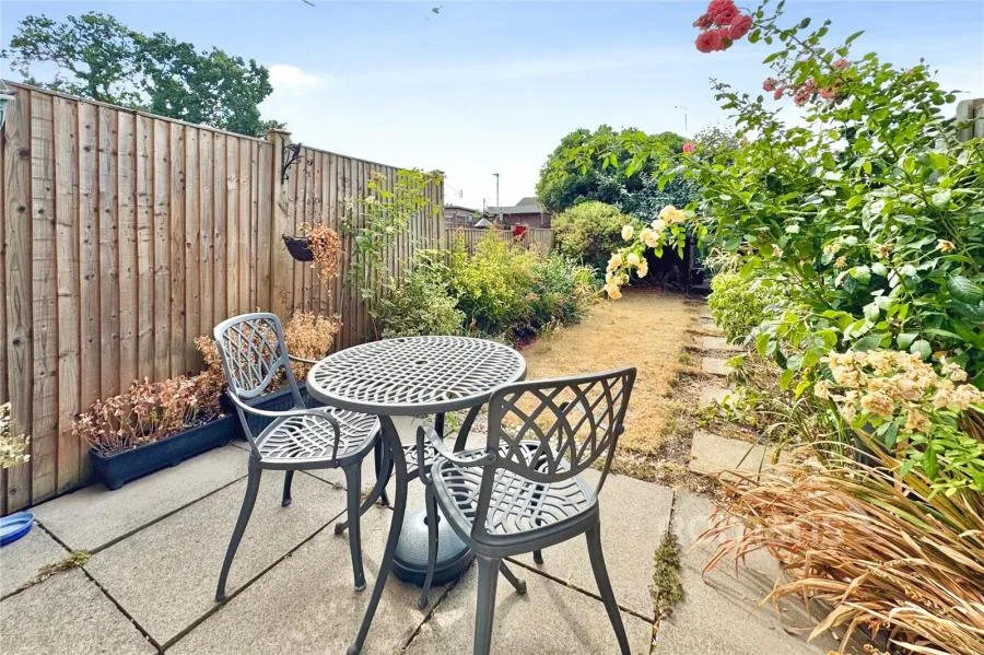 May Close, Owlsmoor, GU47, photo 14
