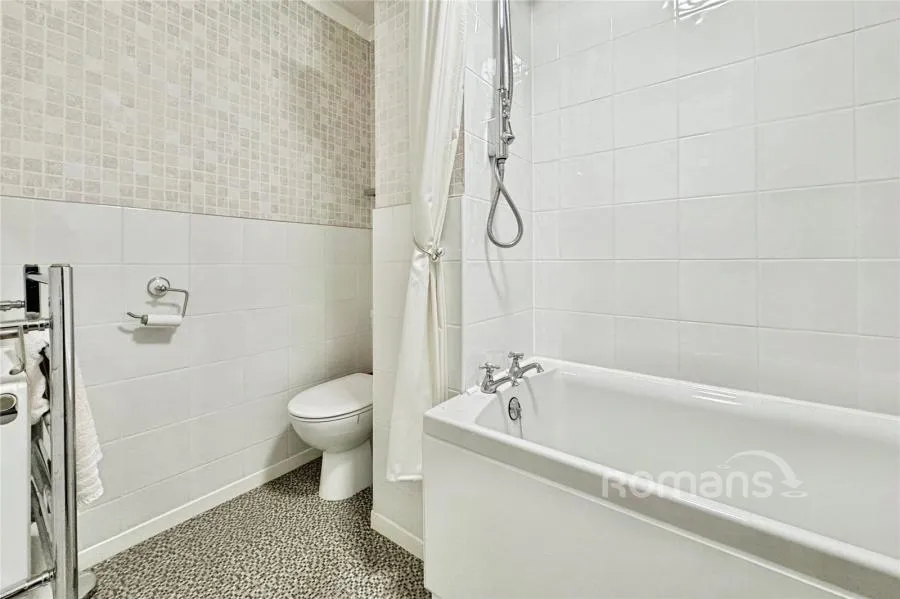 May Close, Owlsmoor, GU47, photo 11