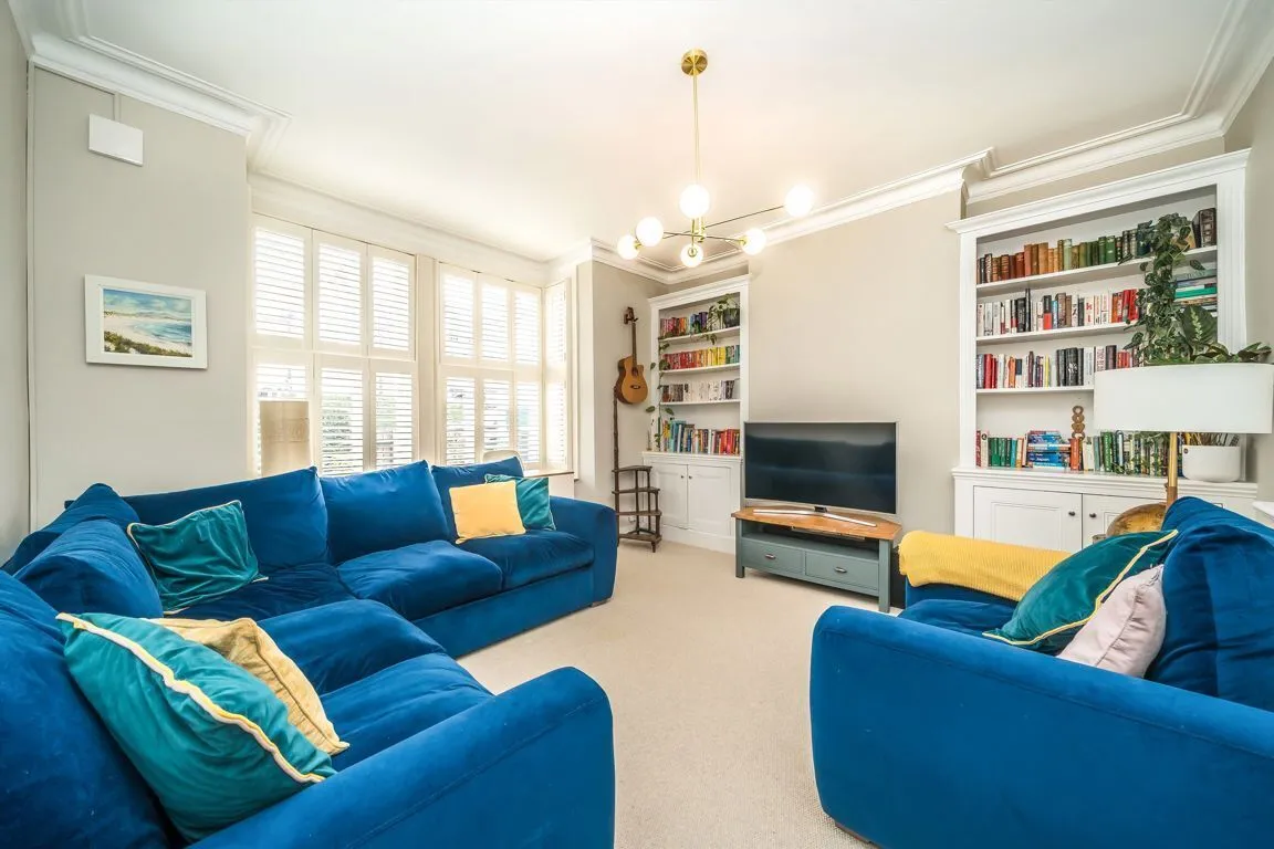 Sternhold Avenue, SW2, photo 2