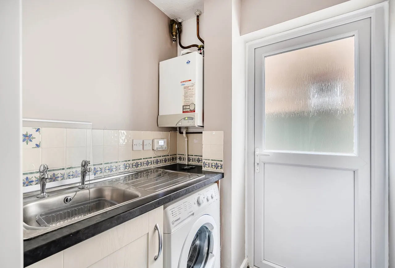Naishes Avenue, Somerset, Peasedown St. John, BA2 8TW, photo 20