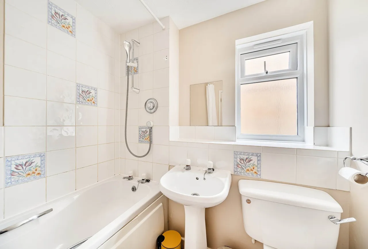 Naishes Avenue, Somerset, Peasedown St. John, BA2 8TW, photo 12