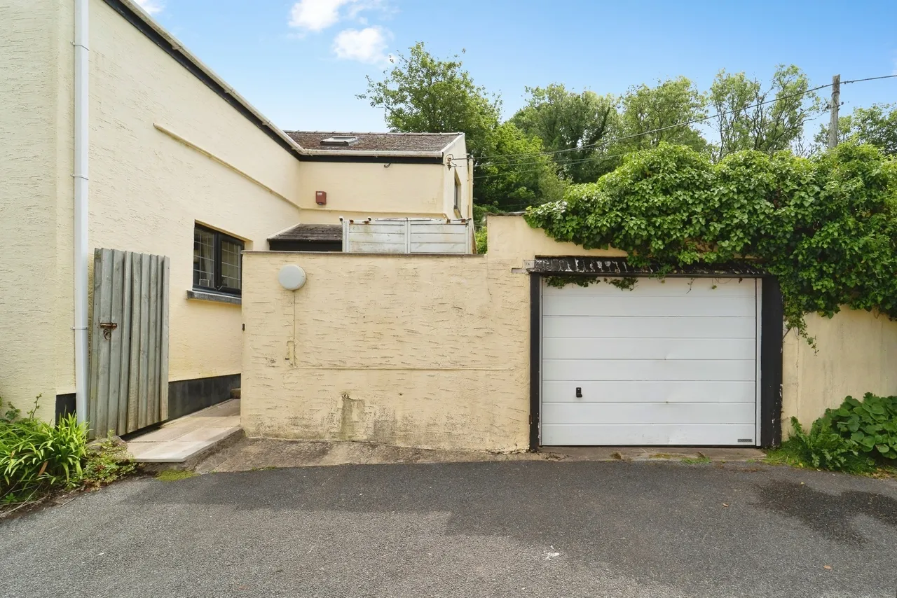 Holloway Hill, Penally, SA70, photo 9