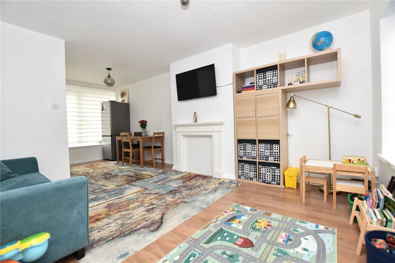 Margaret Close, Morley, LS27, photo 2