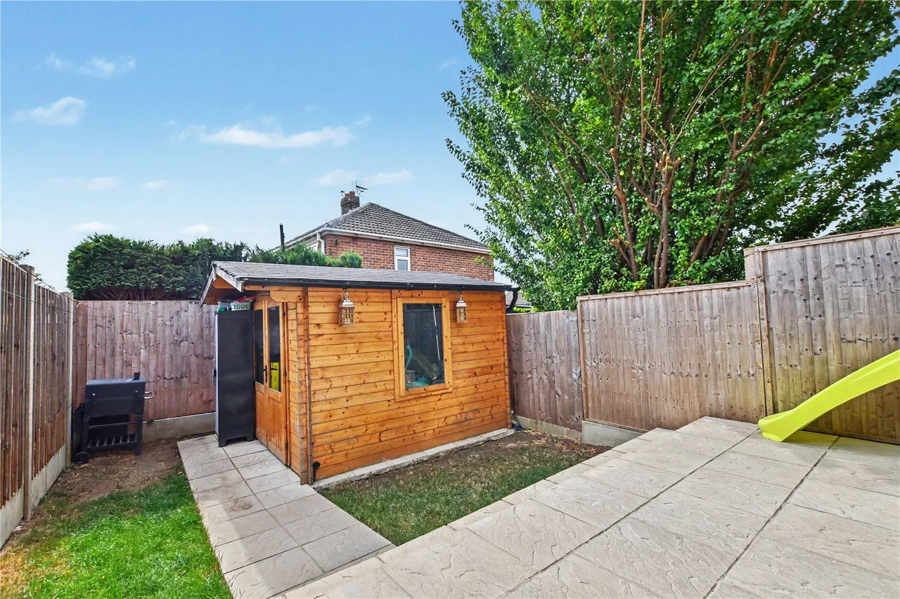 Margaret Close, Morley, LS27, photo 9