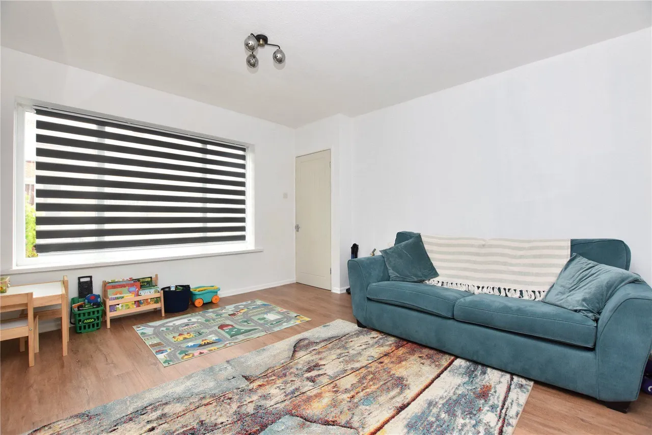 Margaret Close, Morley, LS27, photo 12