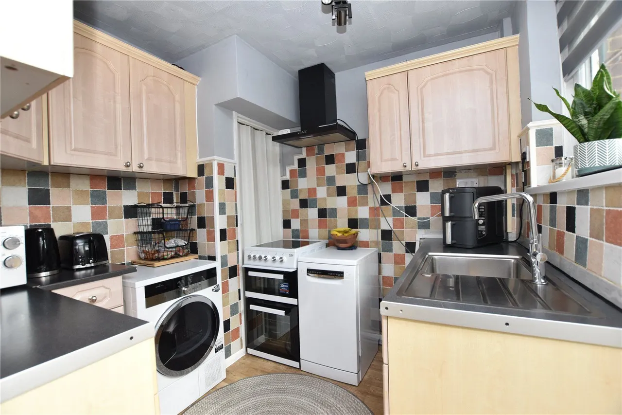 Margaret Close, Morley, LS27, photo 4