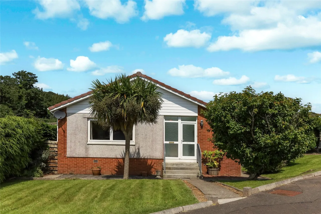 2 bed house for sale — Glen Avenue, Largs, North Ayrshire, KA30
