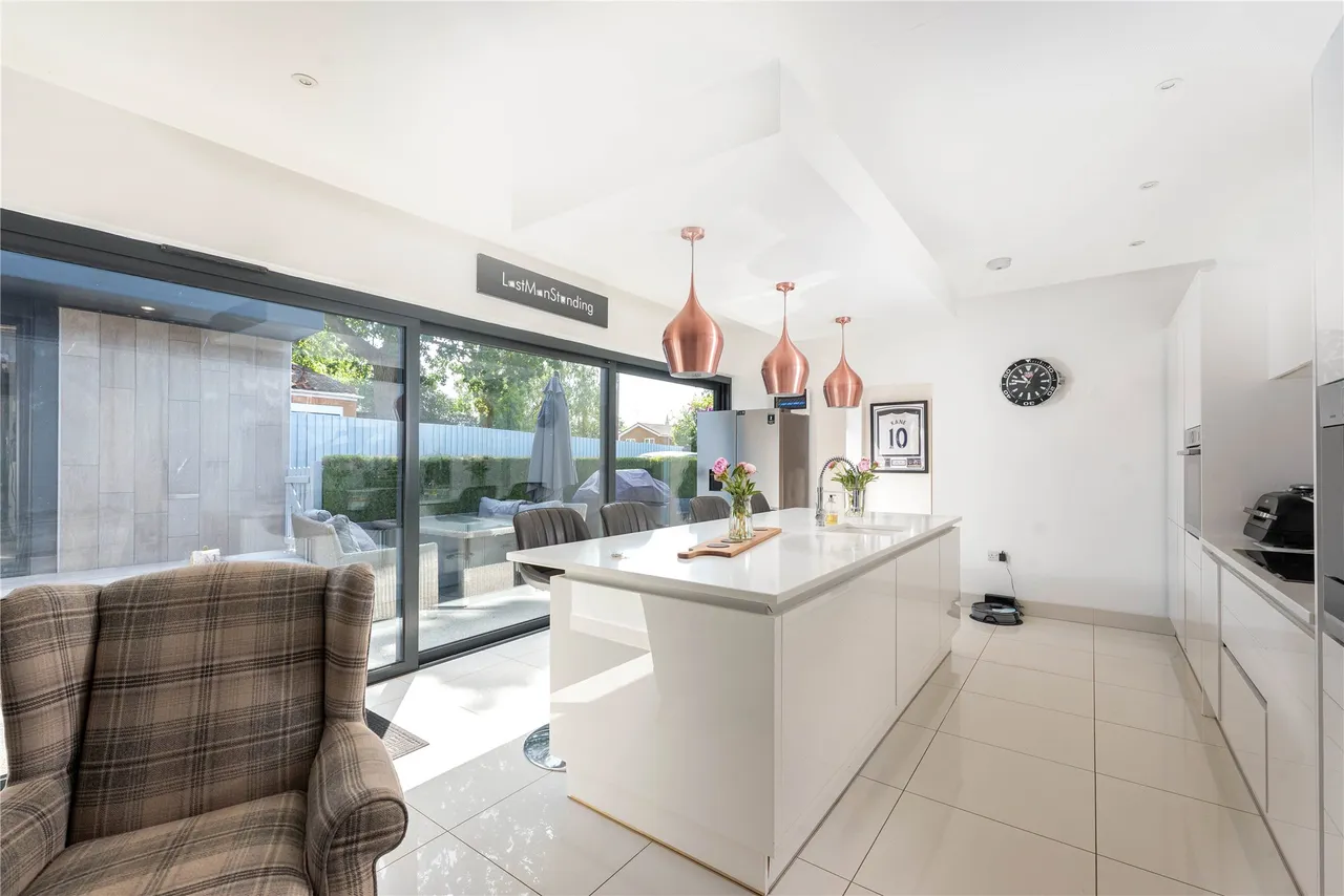 York Road, Wollaston, NN29, photo 4