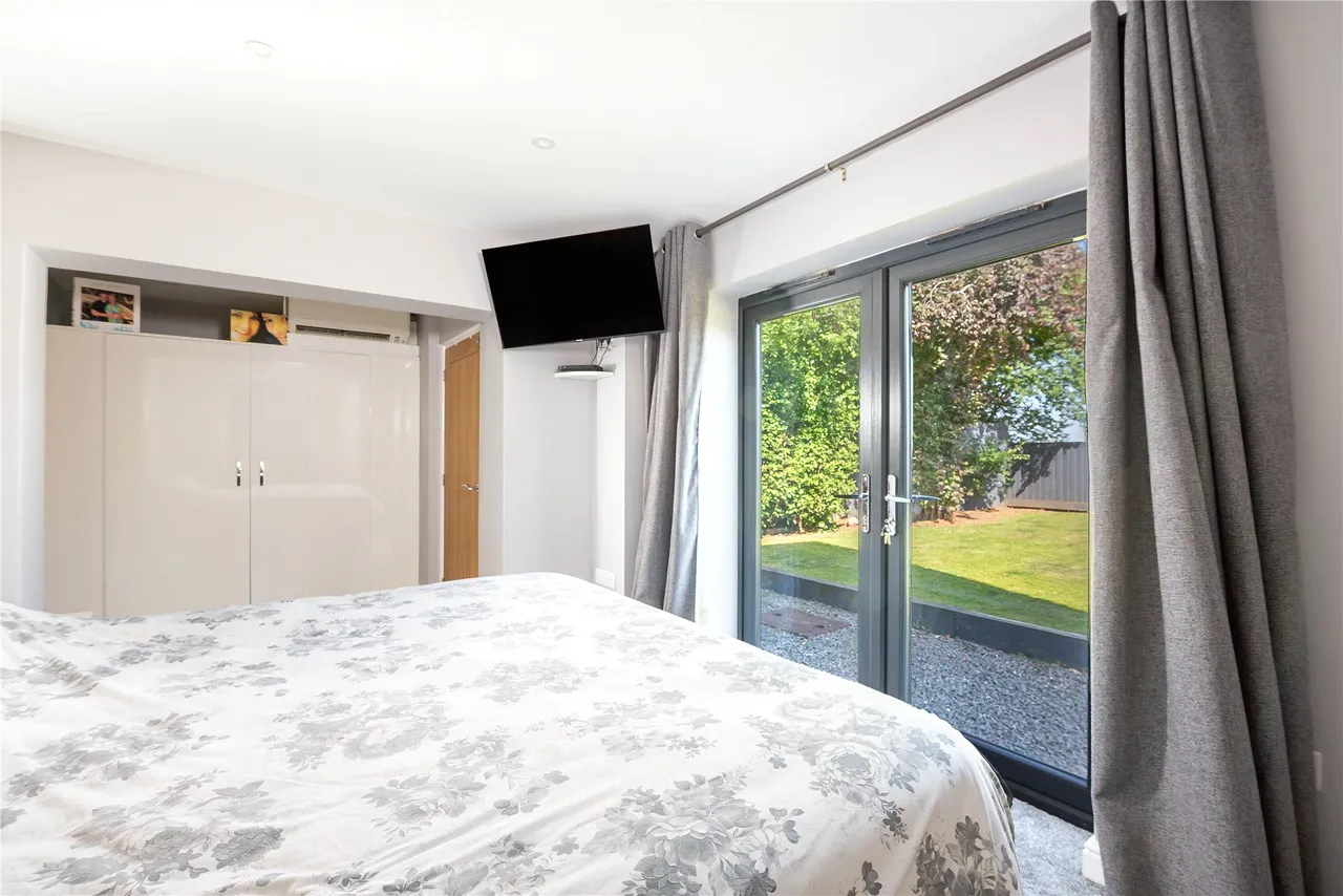 York Road, Wollaston, NN29, photo 9