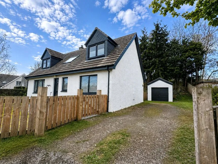Golf Course Road, Newtonmore, Highland, PH20, photo 3