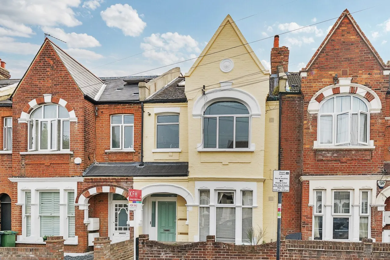 2 bed flat for sale, Osward Road, Balham, SW17
