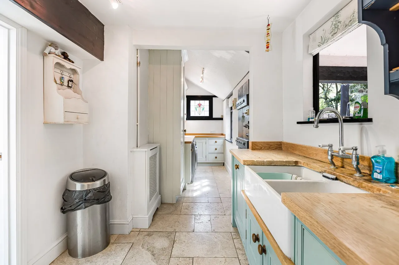 Cheynes Lodge, Cottered, SG9, photo 8