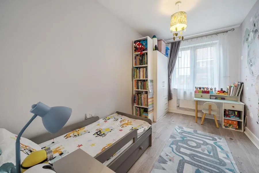Gomer Road, Bagshot, GU19, photo 7