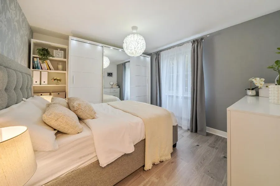 Gomer Road, Bagshot, GU19, photo 4