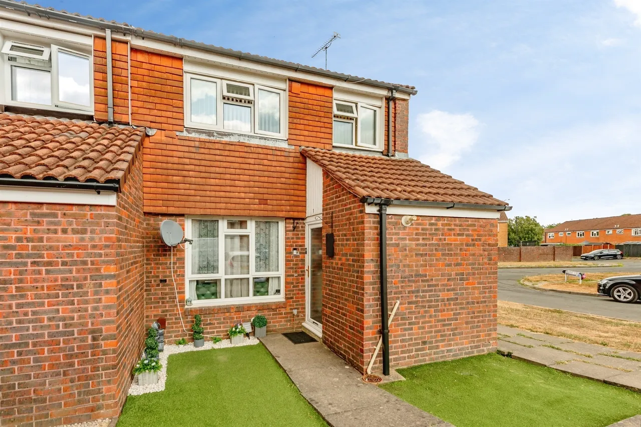 Beaumont Close, Ifield, RH11, photo 2
