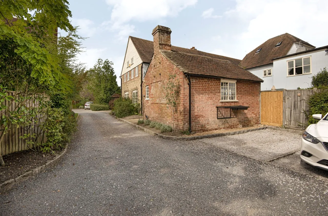 The Rockeries, Midhurst, GU29, photo 12