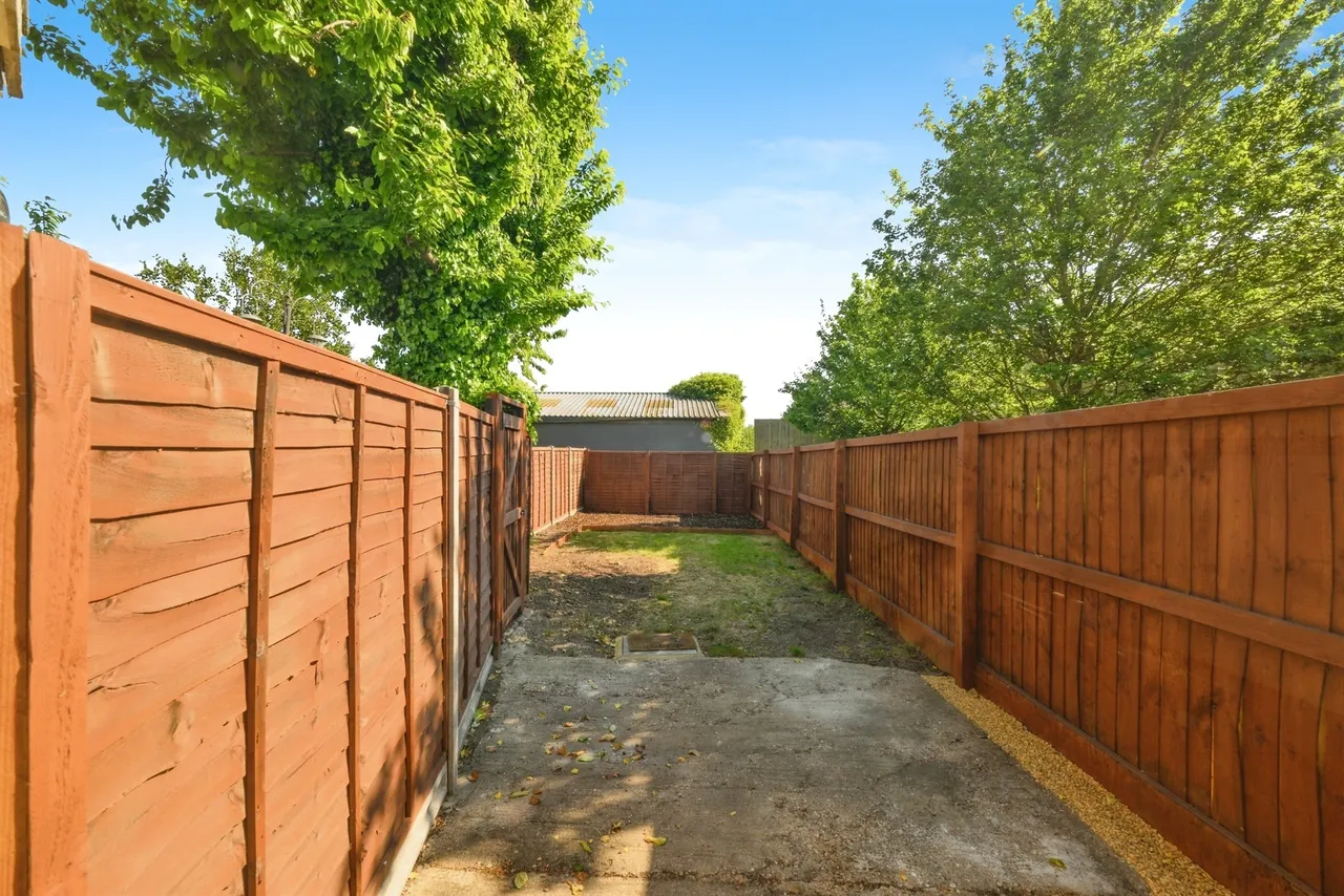 Watton Road, Ware, SG12, photo 17