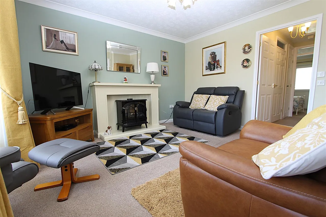 Skylark Way, Kidderminster, photo 5