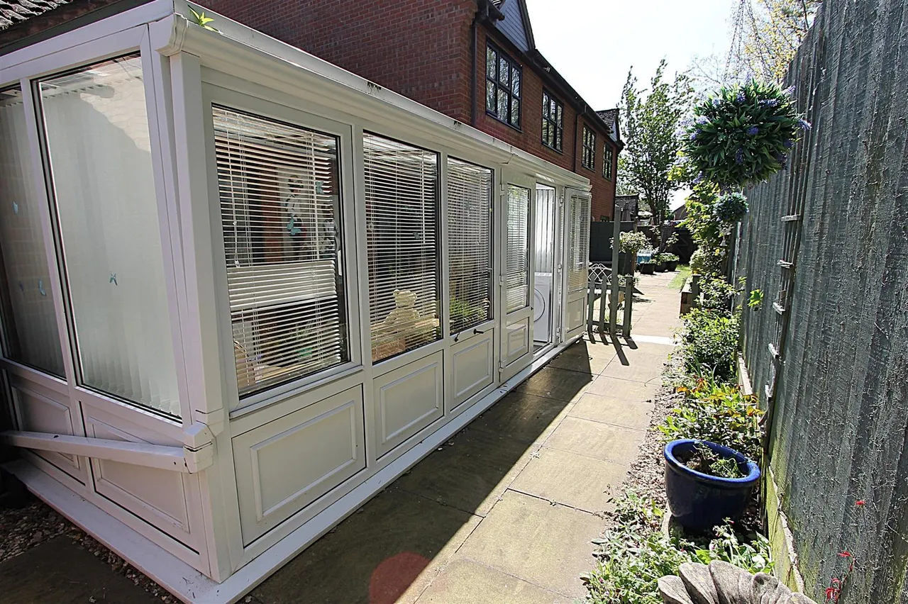 Skylark Way, Kidderminster, photo 12