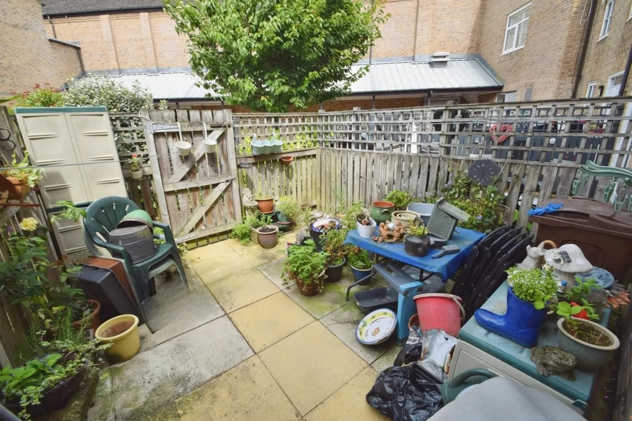 Cottingley, Bradford, West Yorkshire, photo 11