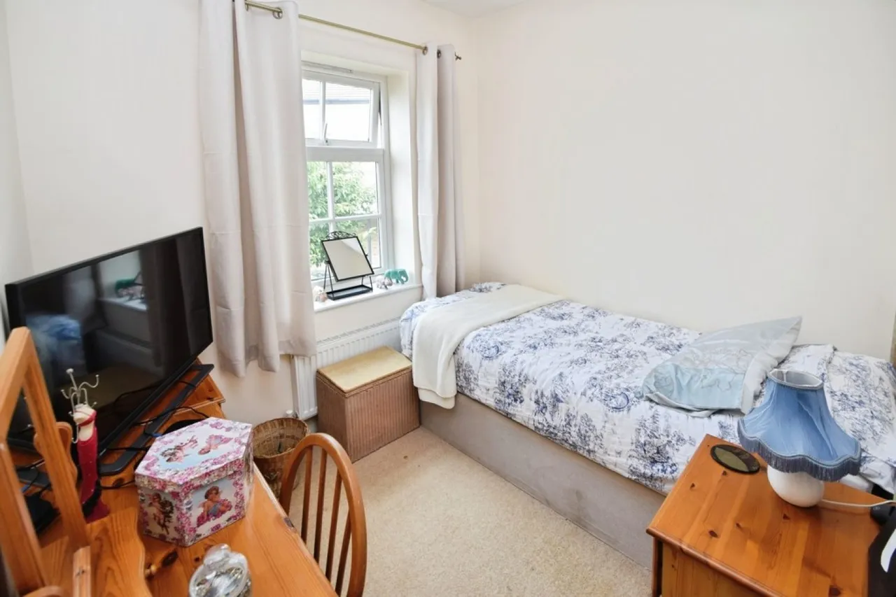 Cottingley, Bradford, West Yorkshire, photo 7