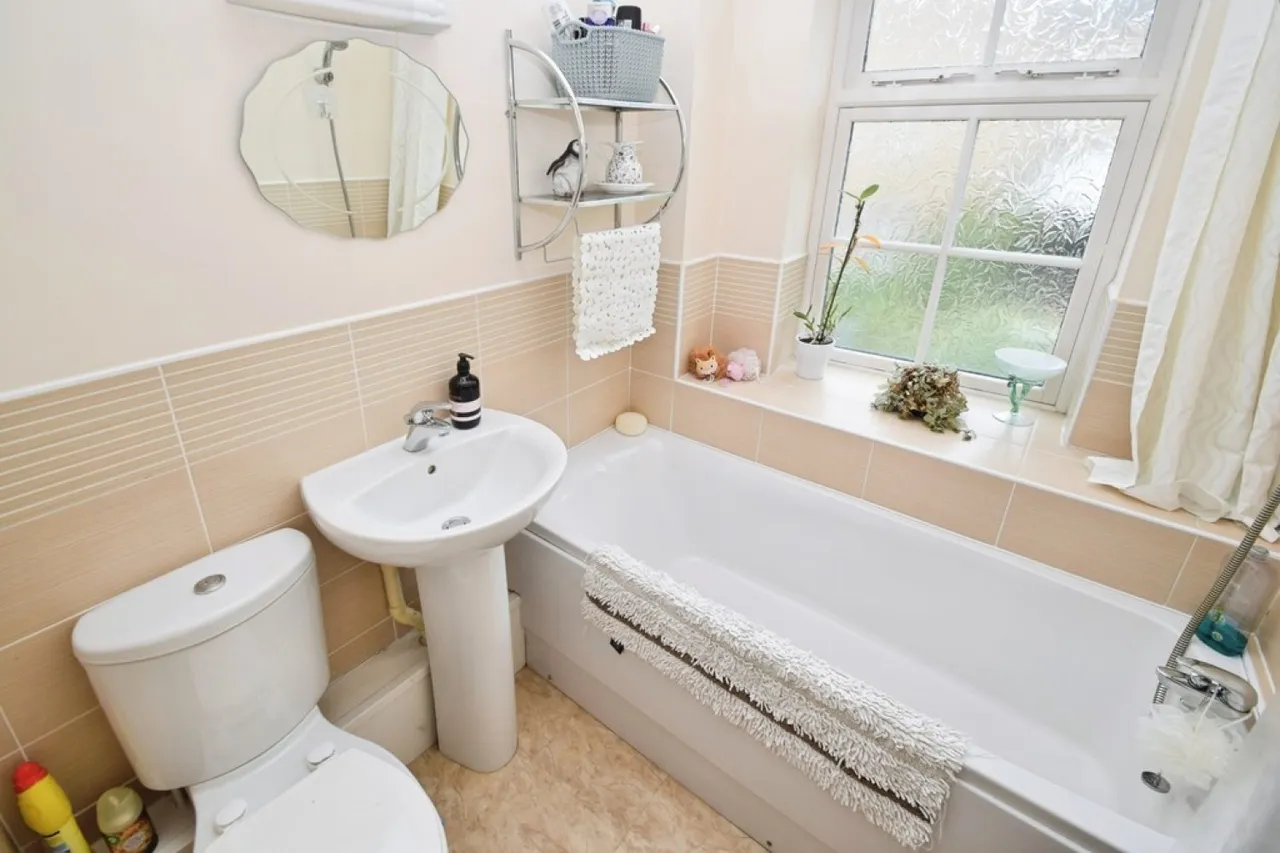 Cottingley, Bradford, West Yorkshire, photo 10