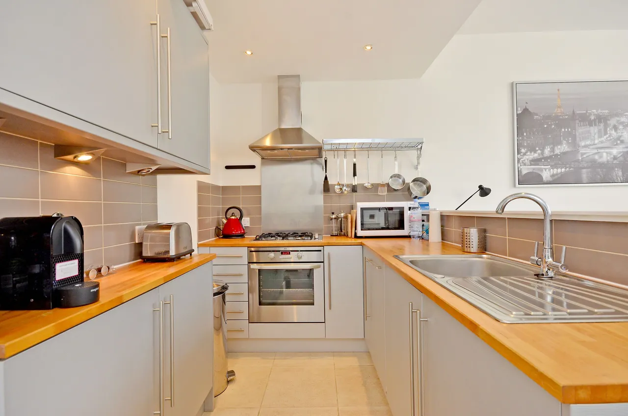 Flat 3, 17 Finborough Road, London, photo 5